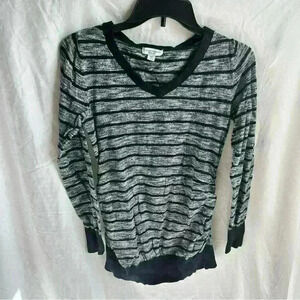 Liz Lange Maternity Black & Gray Striped V-Neck Long Sleeve Sweater Size S